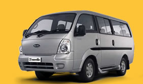 Sewa Mobil Travello di Solo