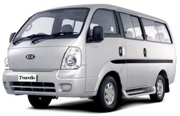 Sewa Mobil Travello di Solo